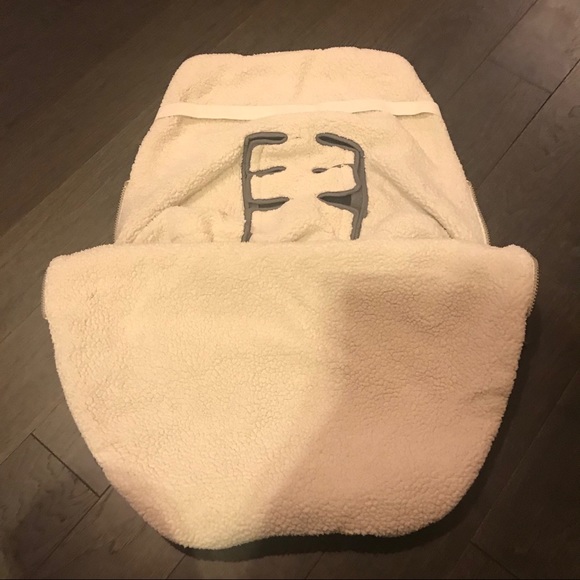 JJ Cole Collections BundleMe Car Seat Cover - Picture 6 of 7